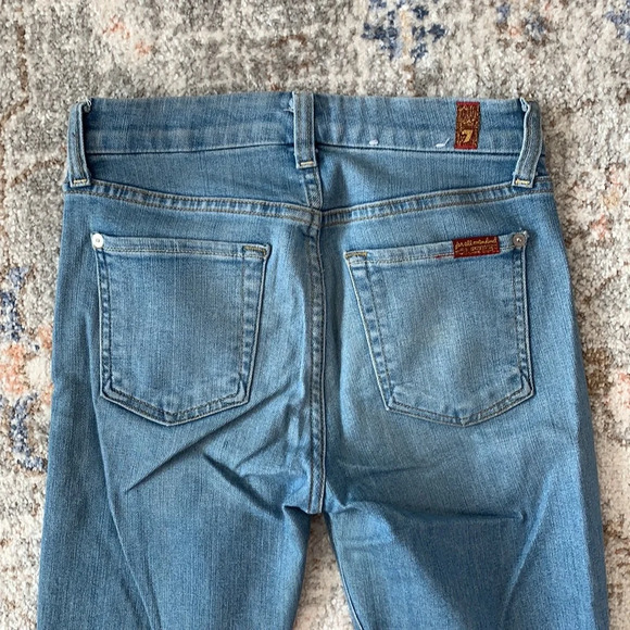 7 For All Man Kind The Skinny Crop Jeans in Light Blue Wash Size 25, Like New - Picture 6 of 6